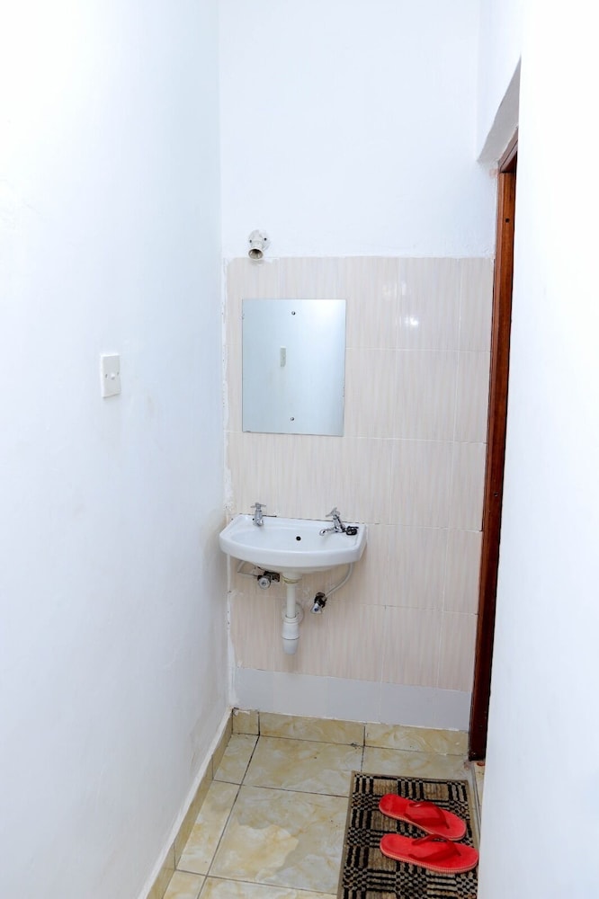 Double Room - Photo 8
