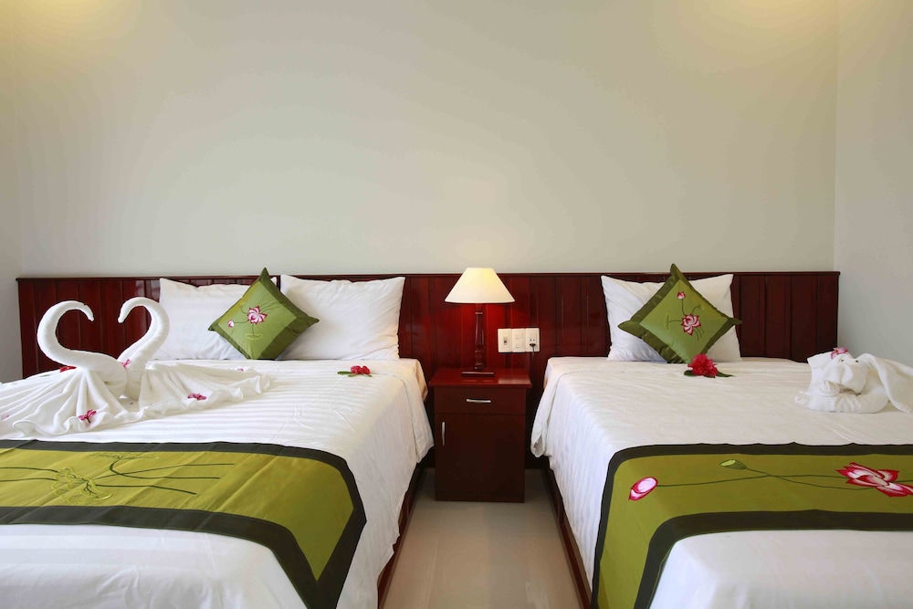 Superior Double or Twin Room, Pool View