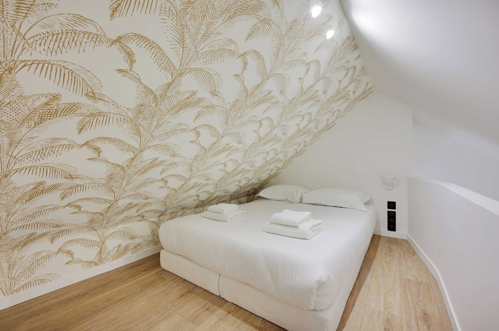 Apartment photo 2