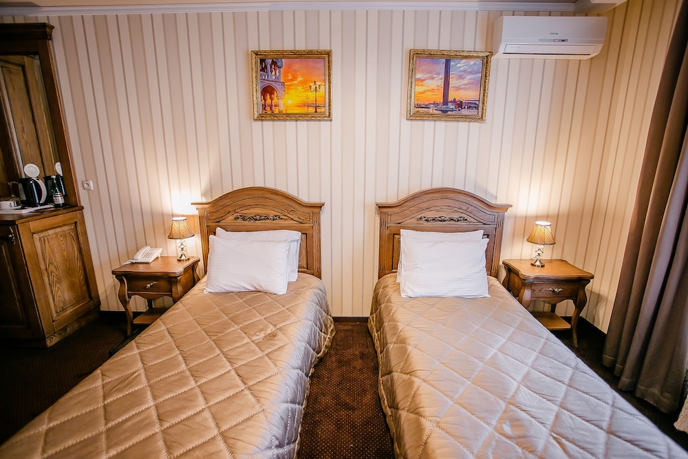 Standard Twin Room photo 2