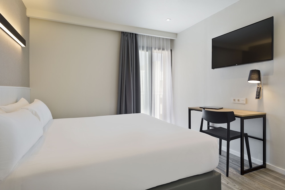 Superior Double Room Single Use photo 3