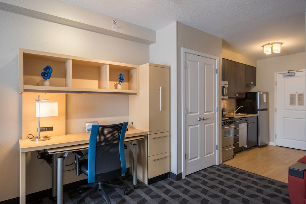 Suite, 1 Bedroom (Mobility/Hearing Accessible, Tub) photo 2