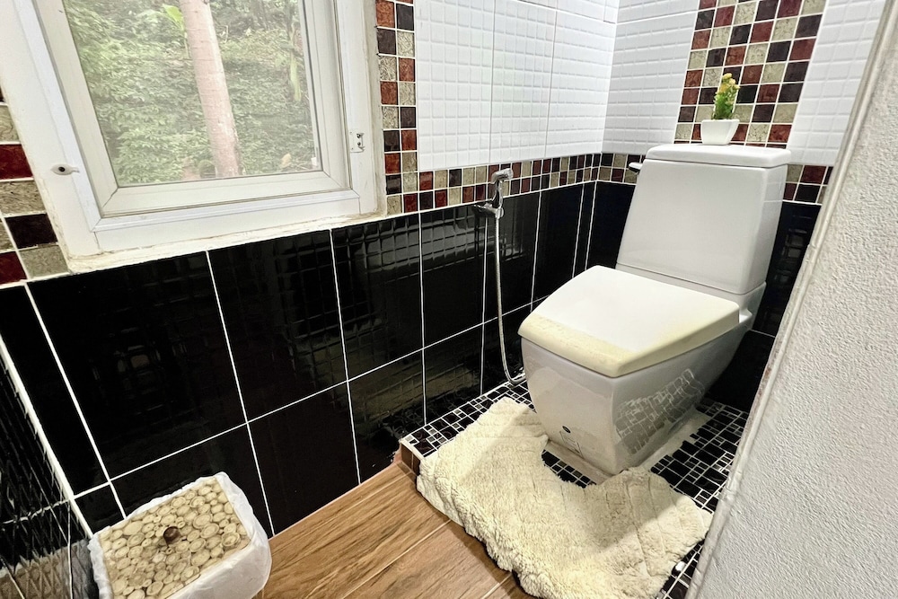 Deluxe Waterfall View - Photo 2
