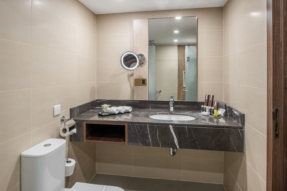 Deluxe Suite - Photo 2