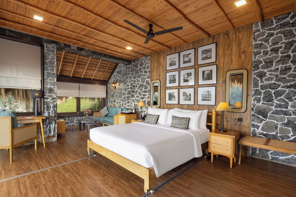 Royal Double Room, Mountain View photo 3