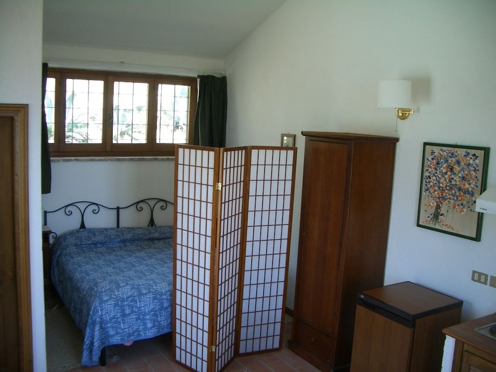 Basic Apartment, 1 Bedroom, Lake View photo 2