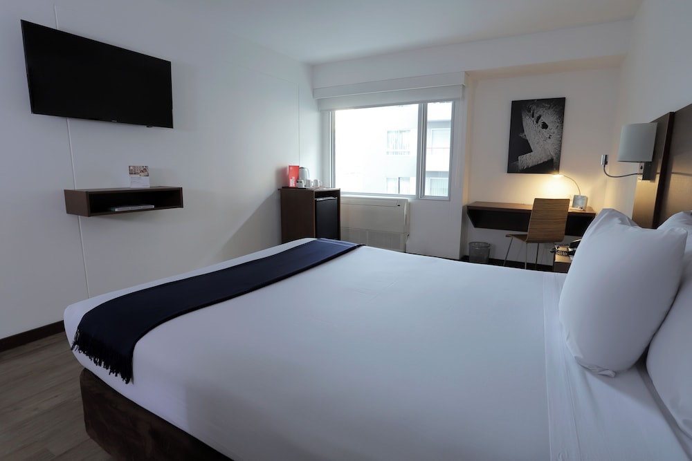 Superior Room, 1 Queen Bed - Photo 3