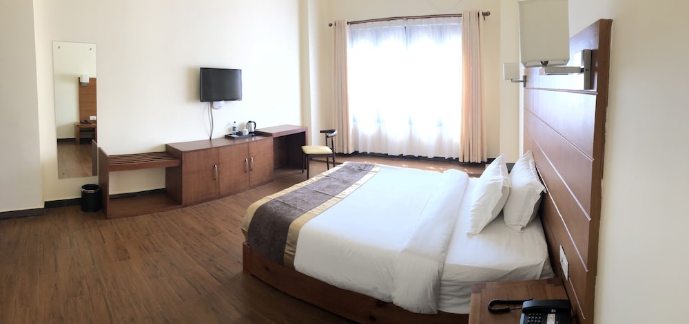 Standard Single Room, 1 Queen Bed photo 2