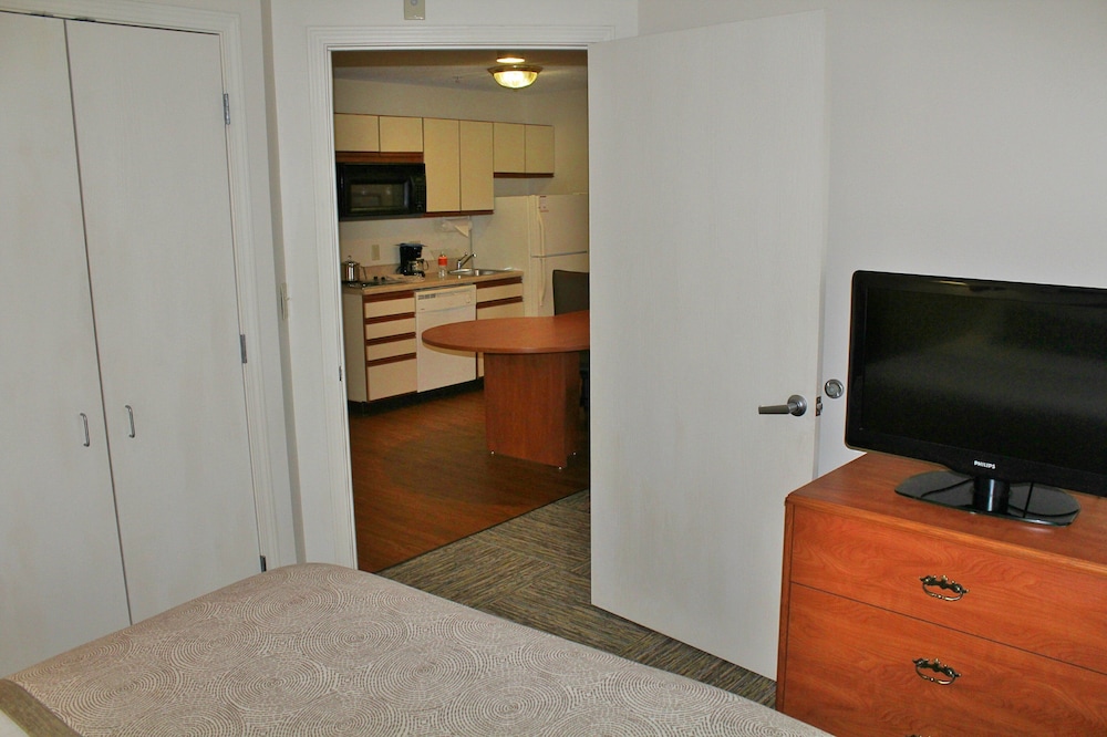 Suite, 1 Bedroom (1 Queen Bed) - Photo 6