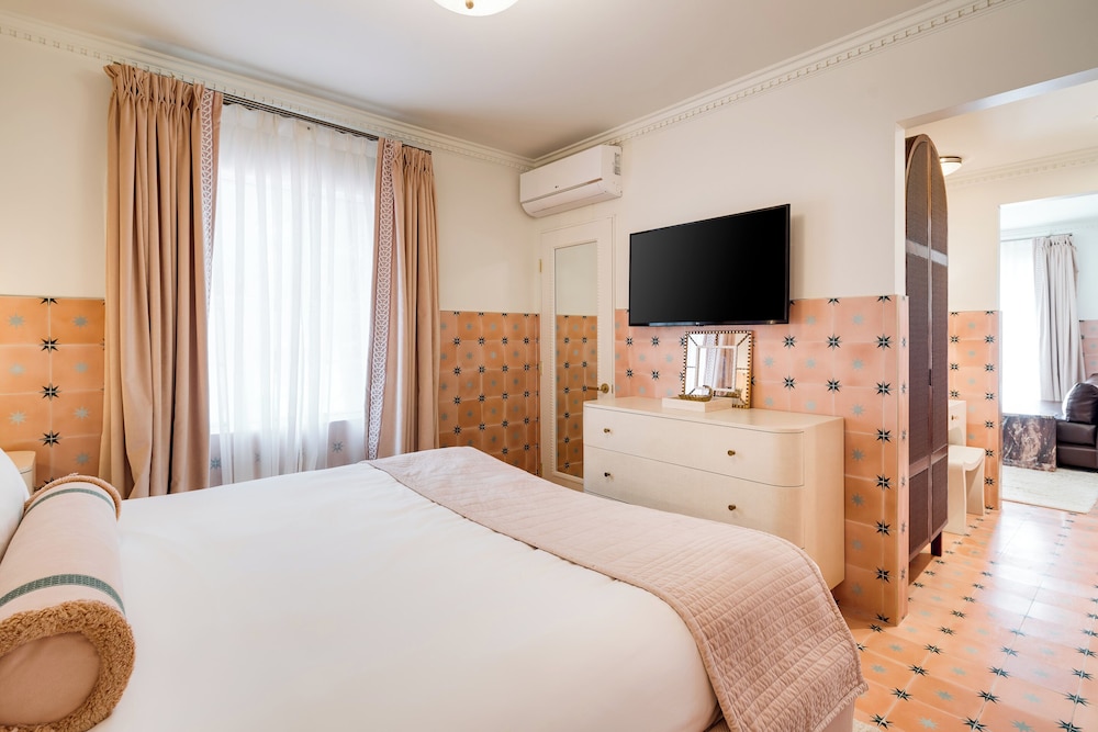 Suite (Louise)