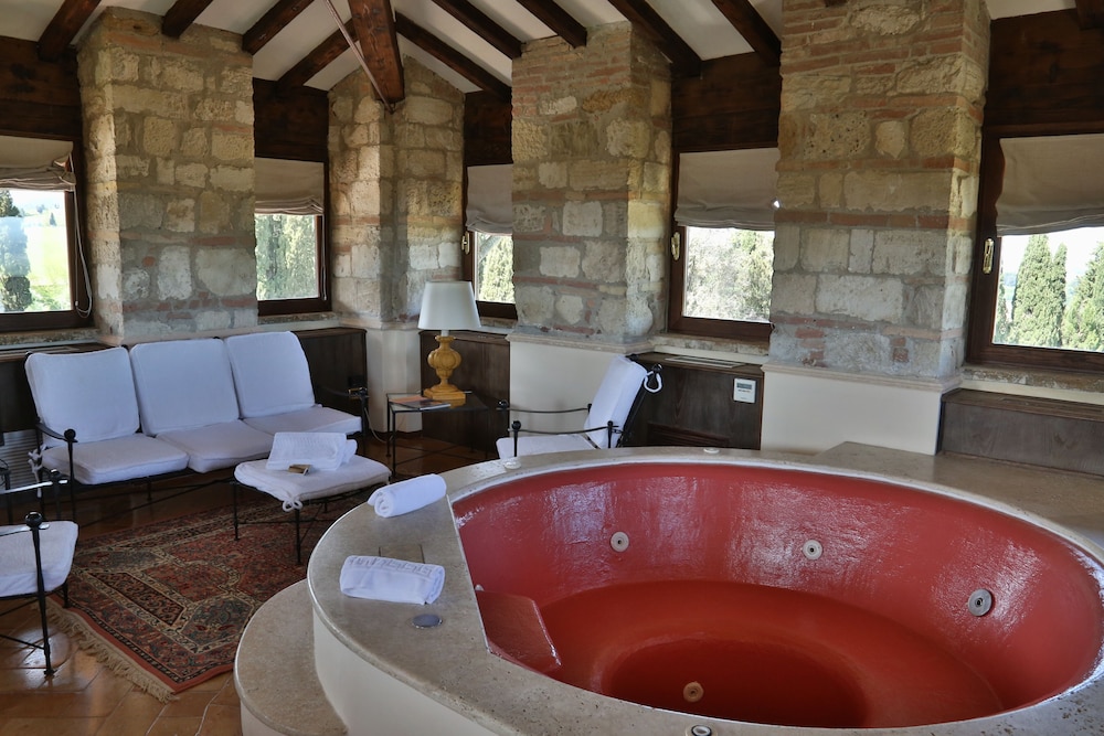 Suite, Hot Tub, Valley View (Single use)