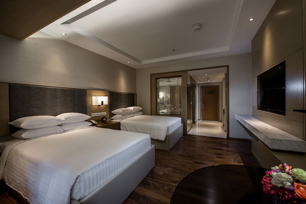 Premier Room, 2 Double Beds, Balcony - Photo 8