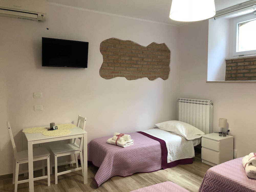 Quadruple Room, Ensuite photo 3