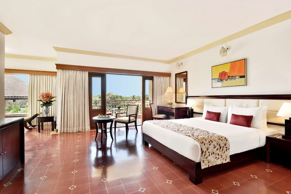 Luxury Suite with Living Room and Balcony ( Partial Garden View ) photo 1