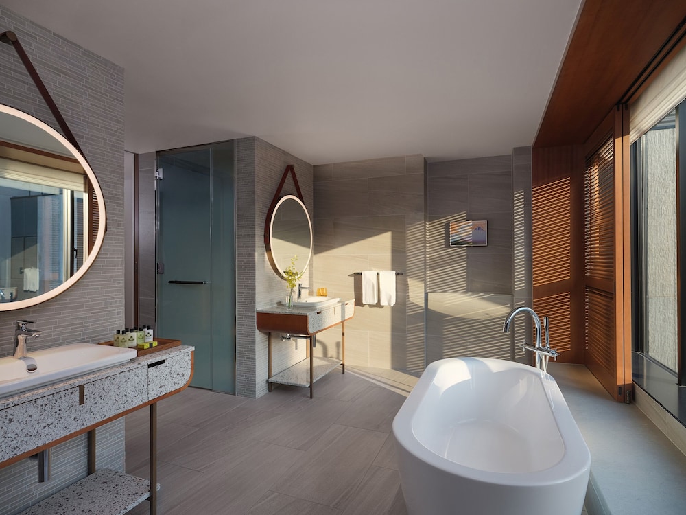 Junior Suite, 2 Twin Beds, Club Lounge Access