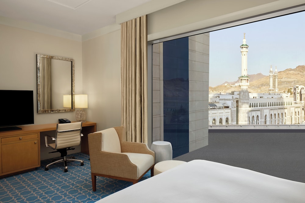 Executive Suite, 1 King Bed, Non Smoking