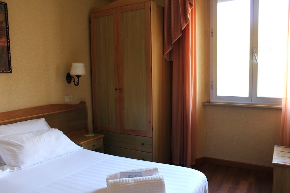 Classic Double Room photo 2