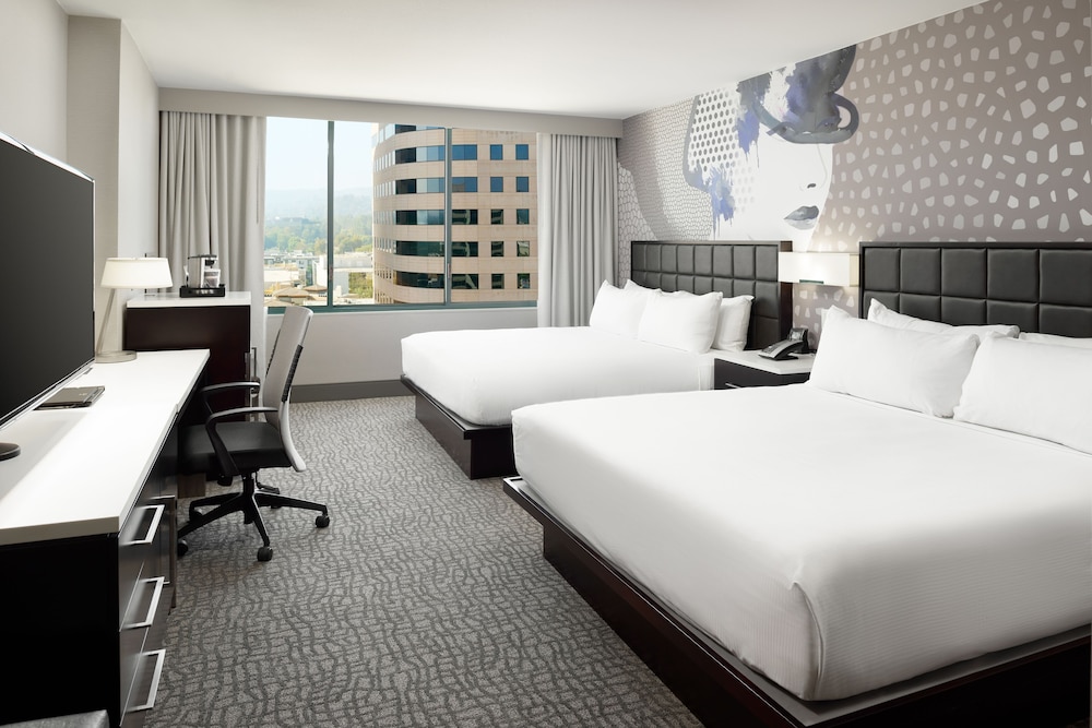 Deluxe Room, Multiple Beds