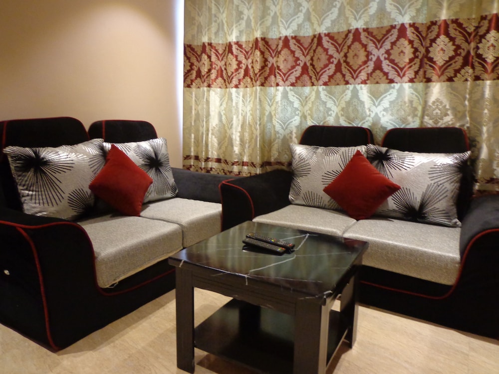 Elite Suite, 1 King Bed photo 3