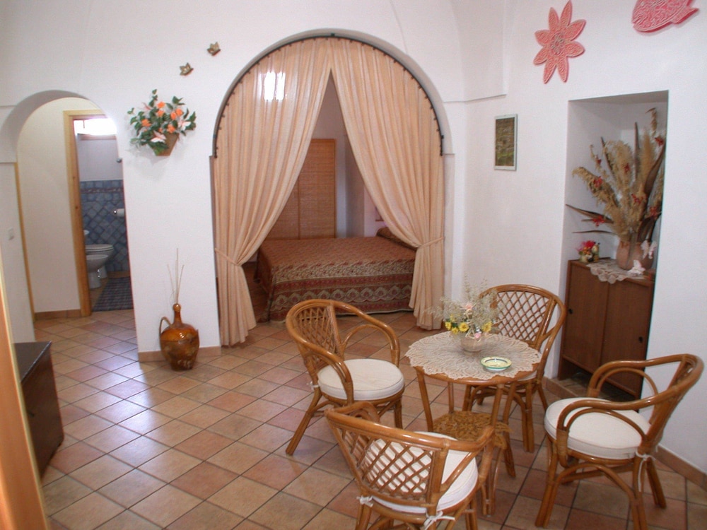 Traditional House (Dammuso Erika - in Sataria) photo 3