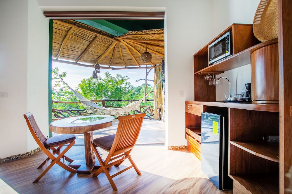 New Tower-hummingbird Love Nest Ocean View