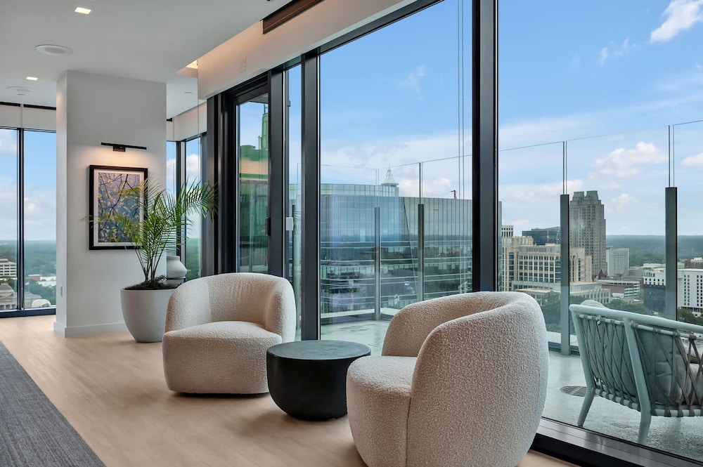 High-Rise Apt Raleigh Free Parking & Sunset View 2, Bilde 9