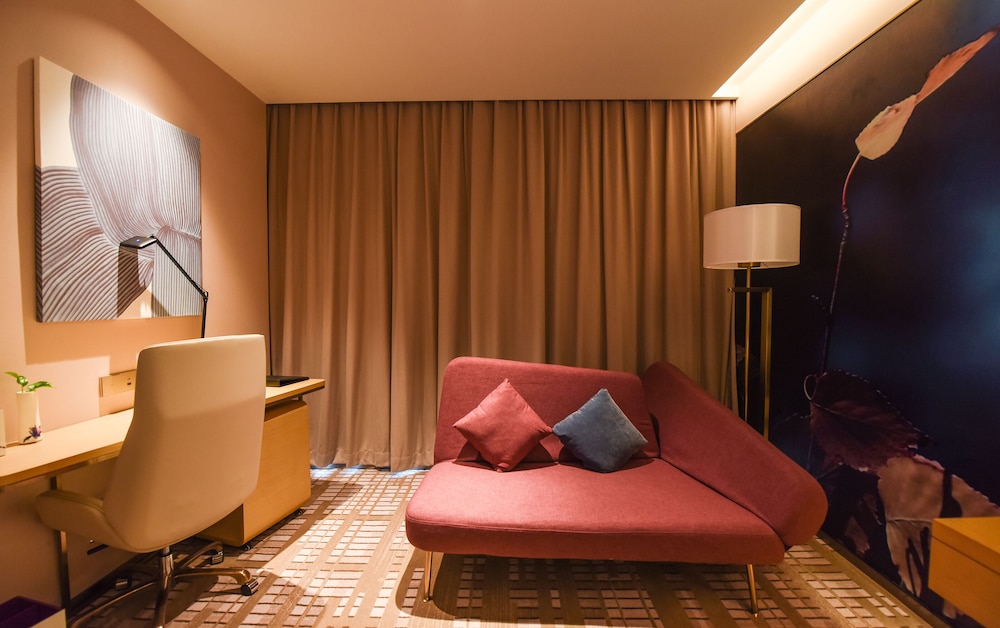 Superior King Room - Photo 2