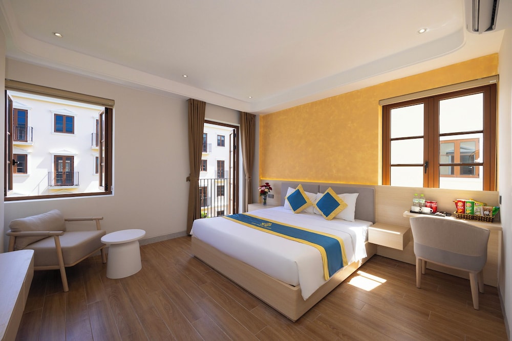 Deluxe Double Room, Balcony, City View