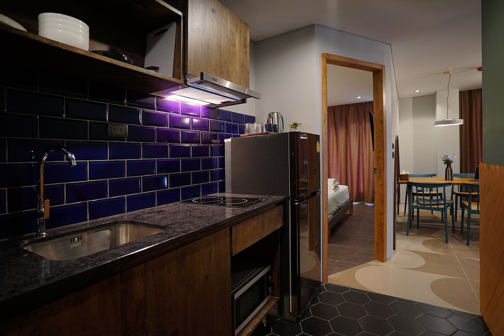 Two-Bedroom Suite - Photo 4