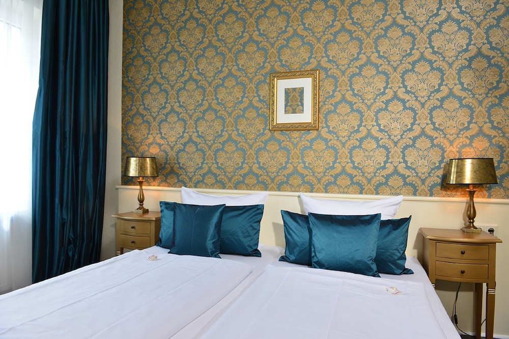 Basic Double or Twin Room - Photo 1