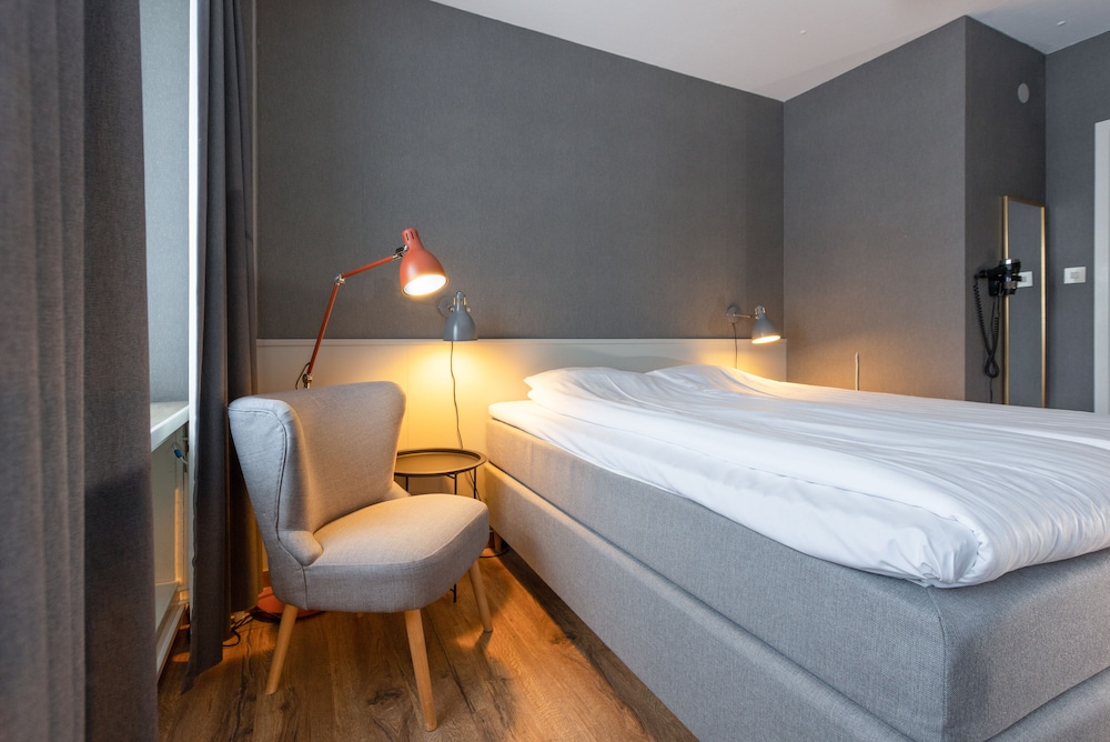 Double Room, 1 Queen Bed (160 cm) photo 3