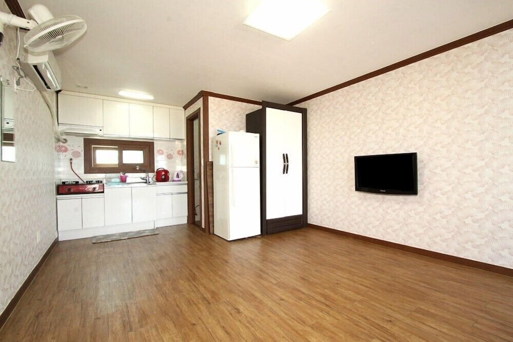 Room (Mokdan) photo 2