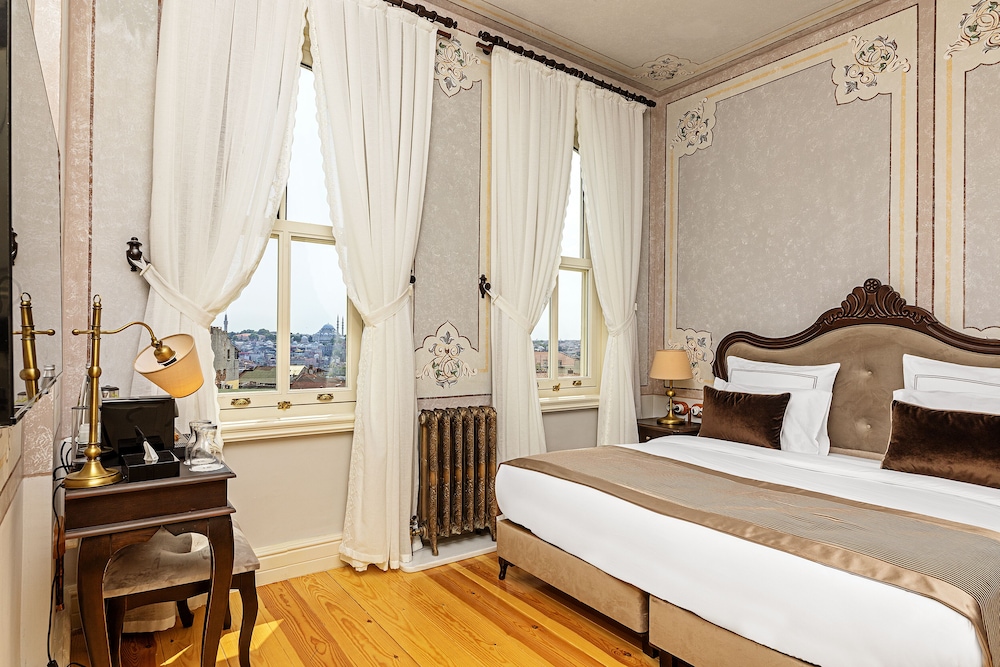 Superior Suite, City View
