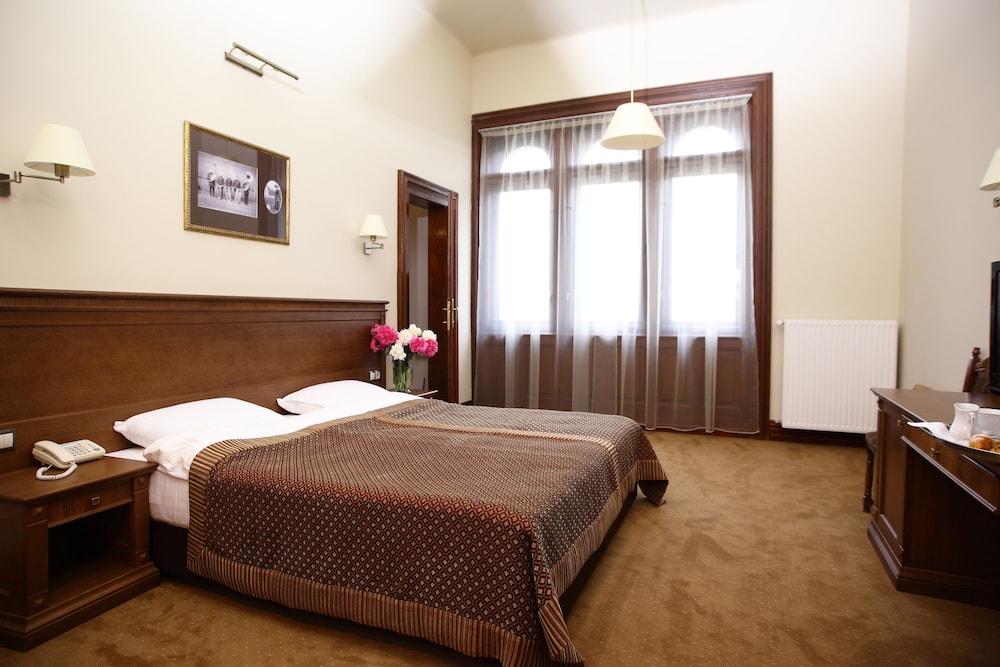 Superior Double or Twin Room - Photo 3