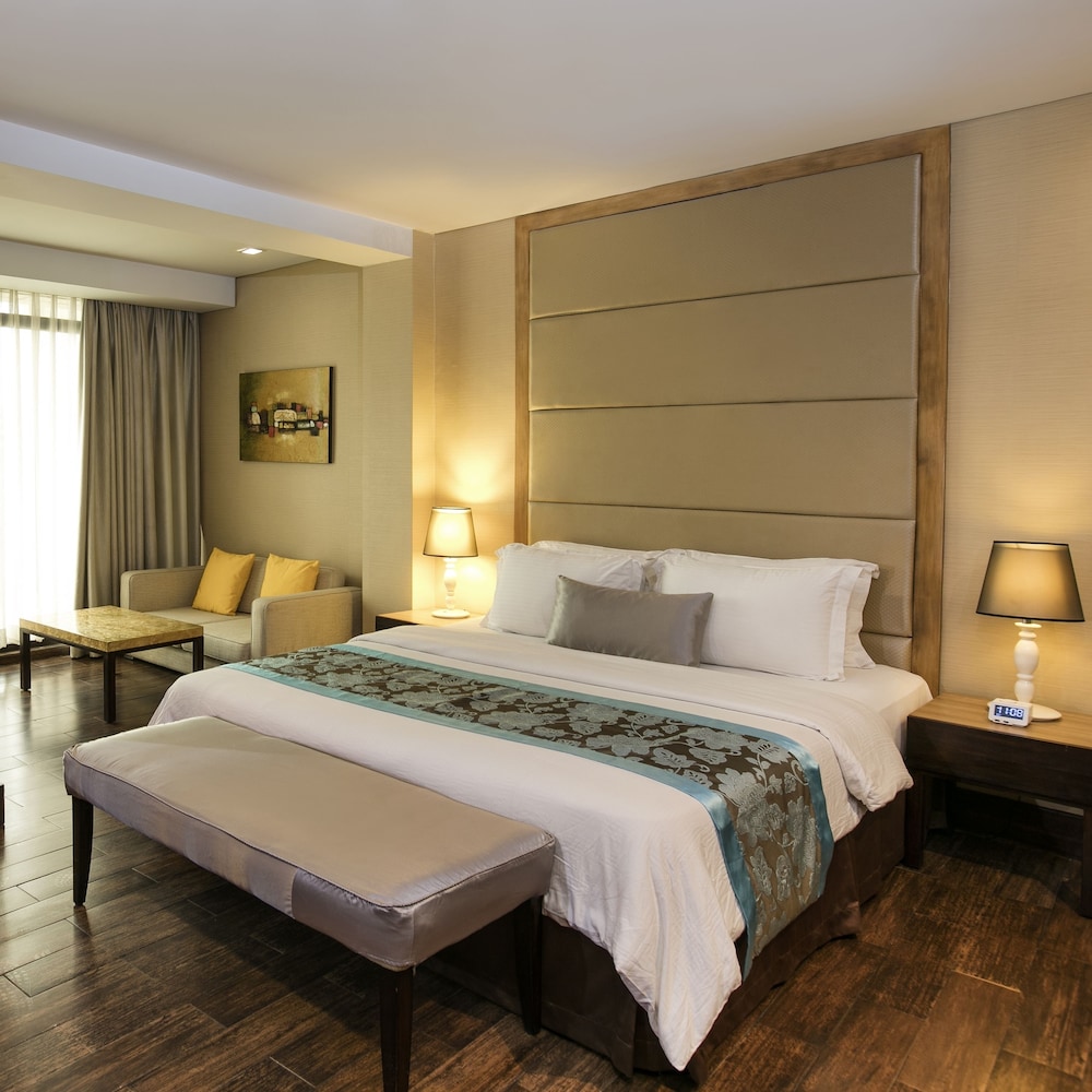 Suite - Photo 3