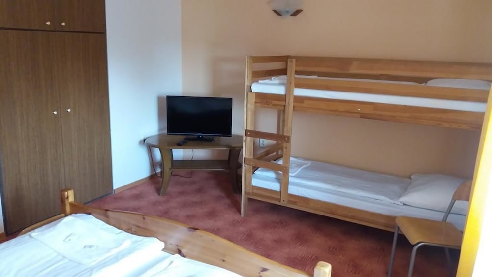 Family Room, Multiple Beds photo 1
