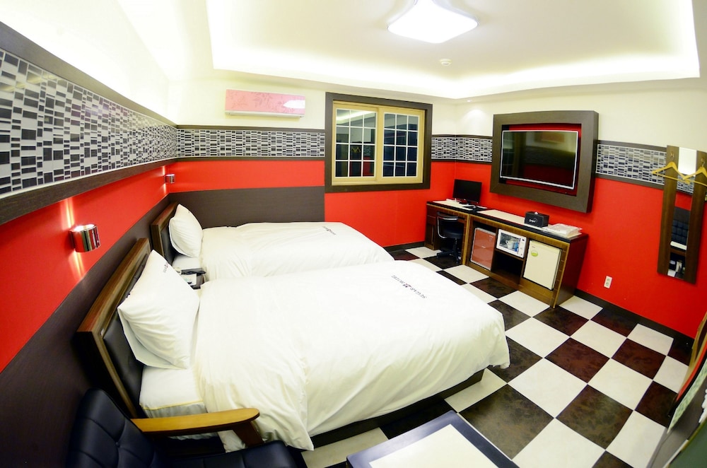 Standard Twin Room photo 3