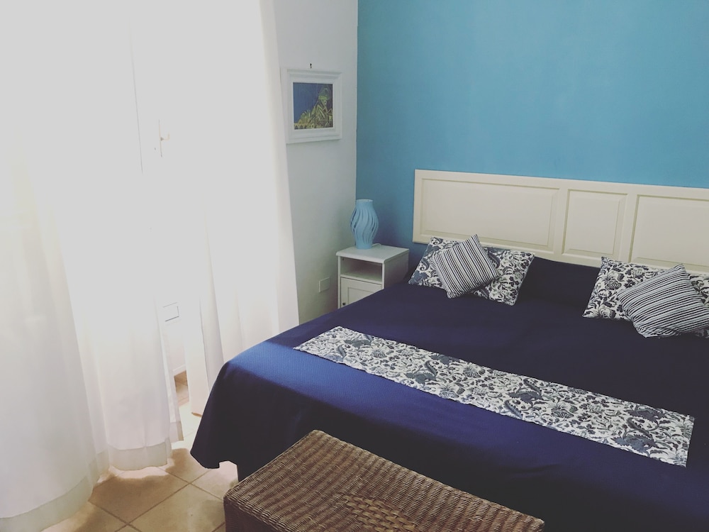 Double Room - Photo 2