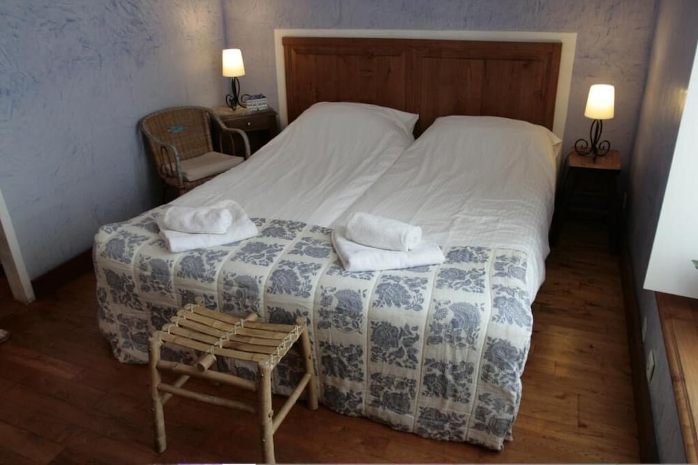 Classic Double Room, Pool View