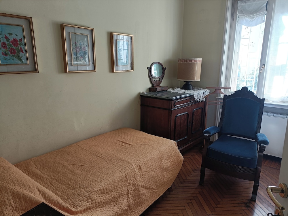 Classic Single Room