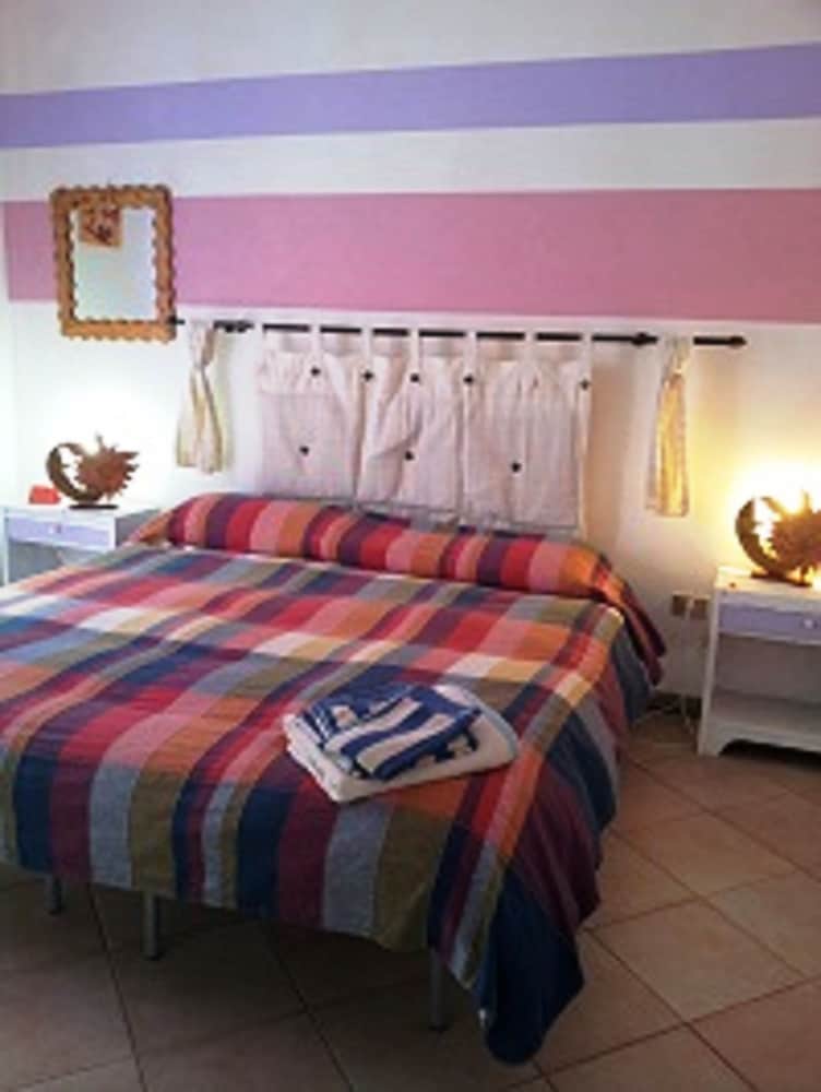 Double Or Twin Room, Shared Bathroom