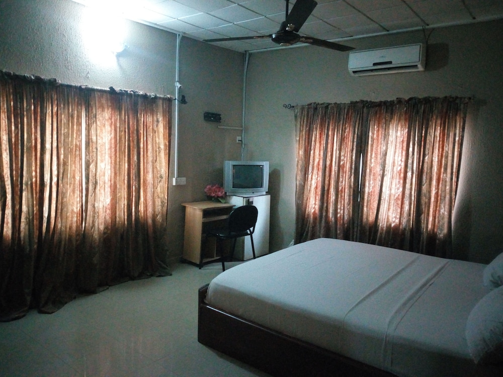 Royal Room - Photo 3