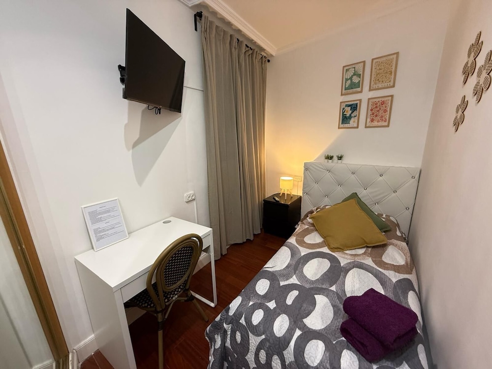 Single Room, Shared Bathroom