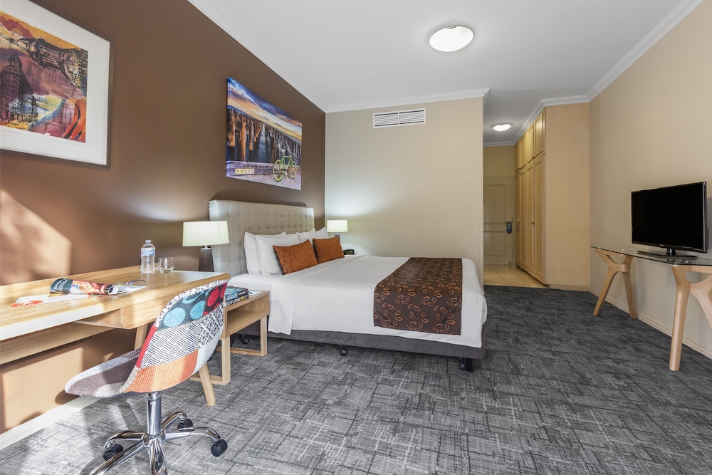 Deluxe King Spa Room photo 3