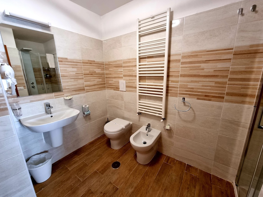 Standard Room photo 2