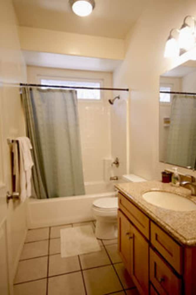 Room (Botanical) - Photo 16