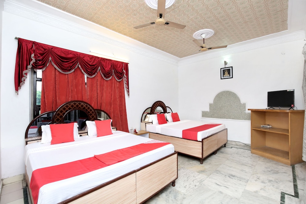 Suite, 1 King Bed photo 3