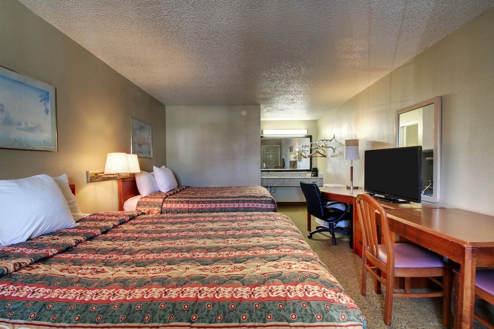 Room, 2 Double Beds photo 1