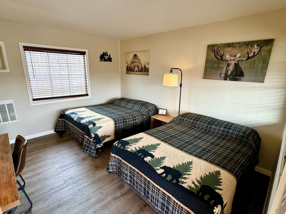 Classic Double Room with One Double Bed and 2 Adults Occupancy (Non Smoking) photo 1