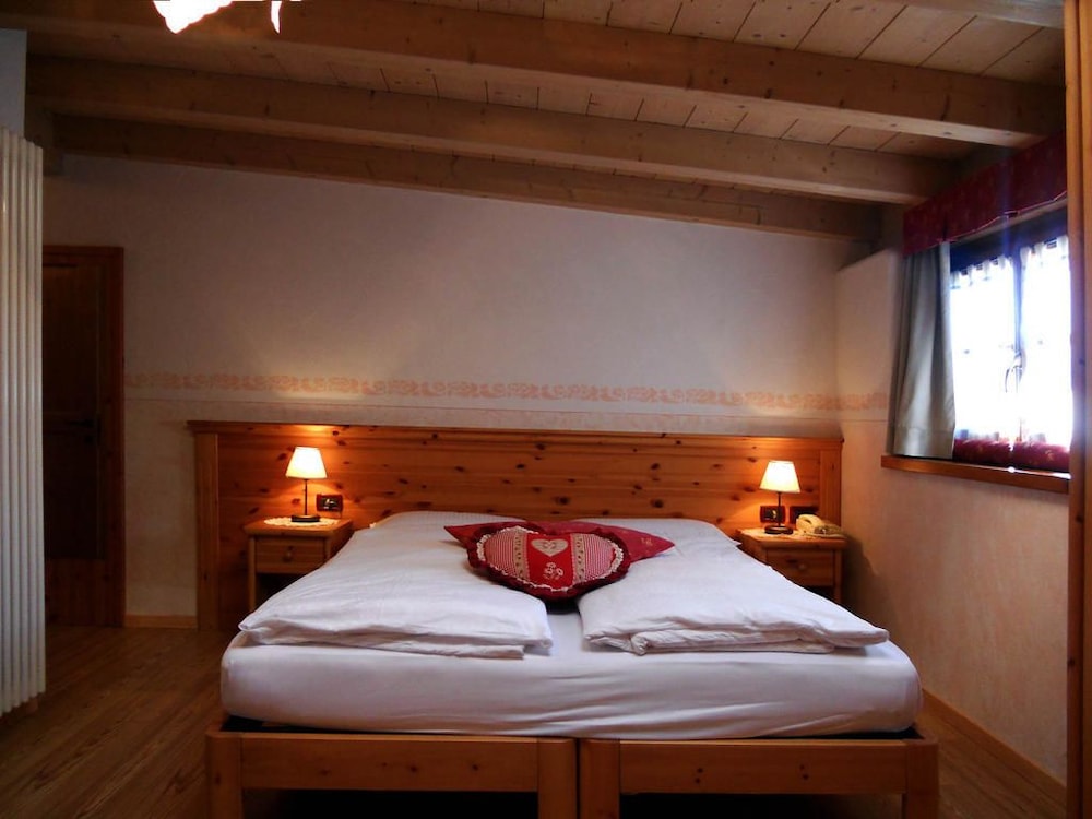 Quadruple Room, Mountain View (Attic ) photo 3